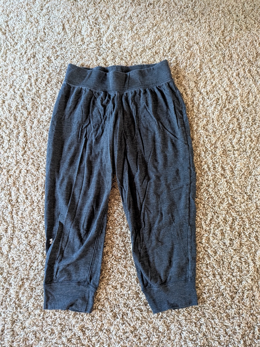 Under Armour Charcoal Gray Cropped Workout Capris
